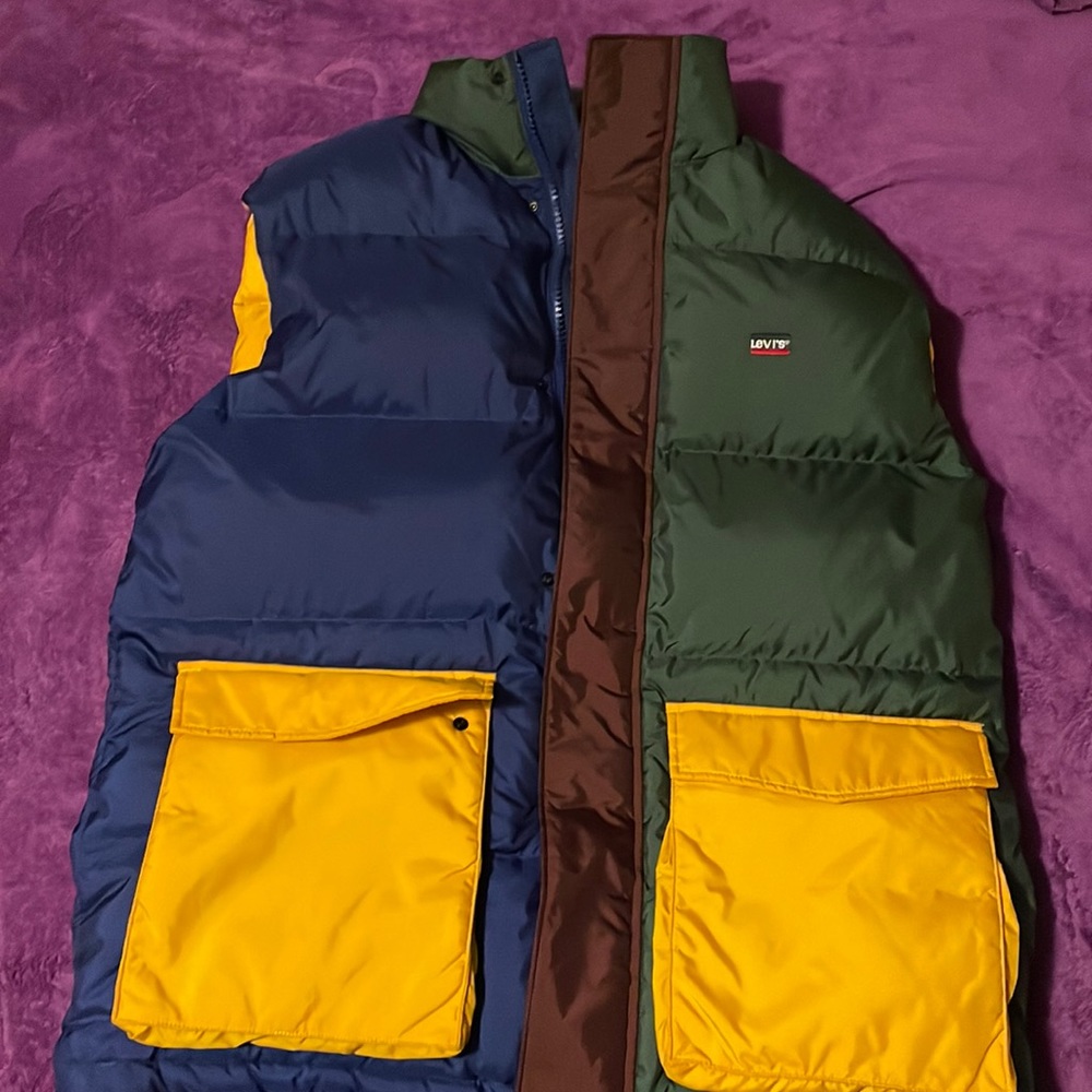 Levi’s never worn bubble vest jacket